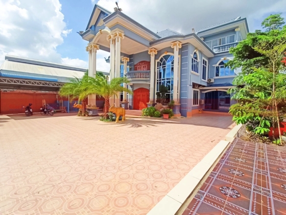 Villa With A Big Free Land Space For Rent – Near Phnom Penh Airport 74 Villa With A Big Free Land Space For Rent – Near Phnom Penh Airport