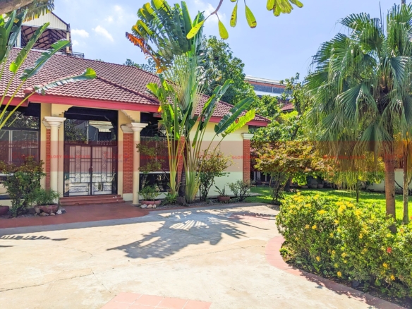 6 Rooms Gorgeous French-Style Villa For Rent In Sangkat Boeng Tumpun 9 6 Rooms Gorgeous French-Style Villa For Rent In Sangkat Boeng Tumpun