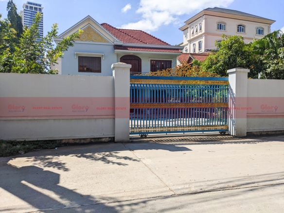 Exquisite 6-Bed Villa For Rent In Chroy Changvar Area, Phnom Penh 74 Exquisite 6-Bed Villa For Rent In Chroy Changvar Area, Phnom Penh