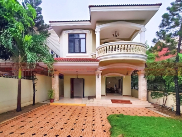 4-Bedroom Villa For Rent In Boeng Kak Area, Tuol Kork, Phnom Penh 8 4-Bedroom Villa For Rent In Boeng Kak Area, Tuol Kork, Phnom Penh