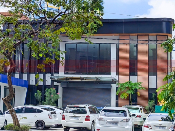 Two-Storey Commercial Property For Lease In Bkk Area Along Main Road 32 Two-Storey Commercial Property For Lease In Bkk Area Along Main Road