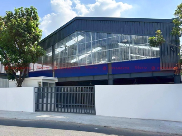 Spacious Warehouse With Retail Or Restaurant Potential On Main Road 6 Spacious Warehouse With Retail Or Restaurant Potential On Main Road
