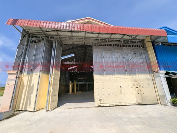 300 Sqm Warehouse For Lease Close To Hanoi Street In Sen Sok Area